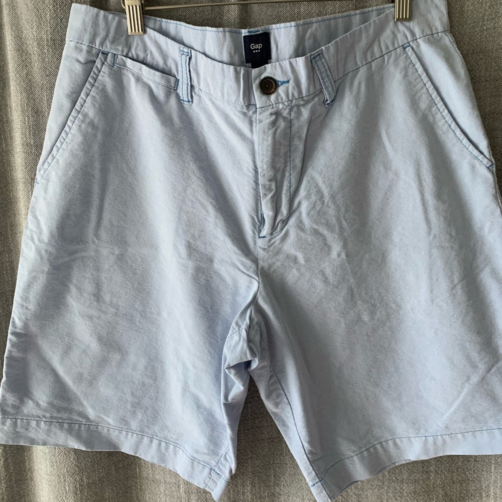 Gap Shorts - Picture 2 of 4